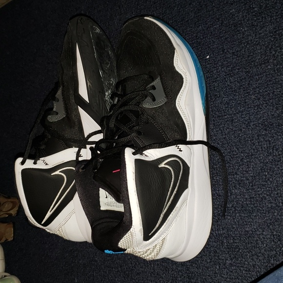 Nike Kyrie Infinity South Beach - Picture 4 of 5